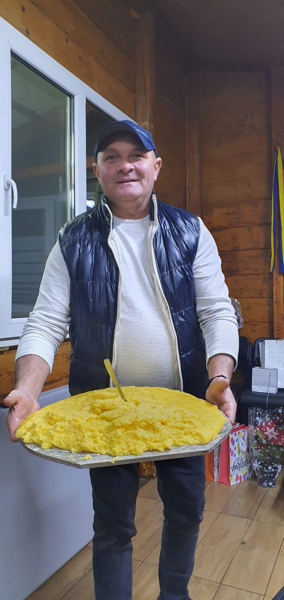 Mămăligă proaspătă servită la eveniment